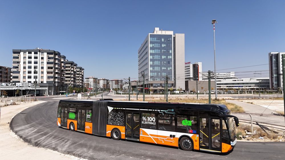 - GAZİANTEP’İN ELEKTRİKLİ OTOBÜSLERİ HİZMET İÇİN ŞEHRE GİRİŞ YAPTI (1)-i68e37bf441383.jpg